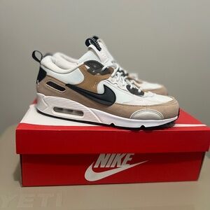 Nike Air Max x 90 Futura